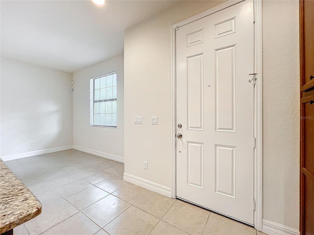Image 10 of property listing at 10059 EAGLE CREEK CENTER BOULEVARD, Orlando, FL 32832