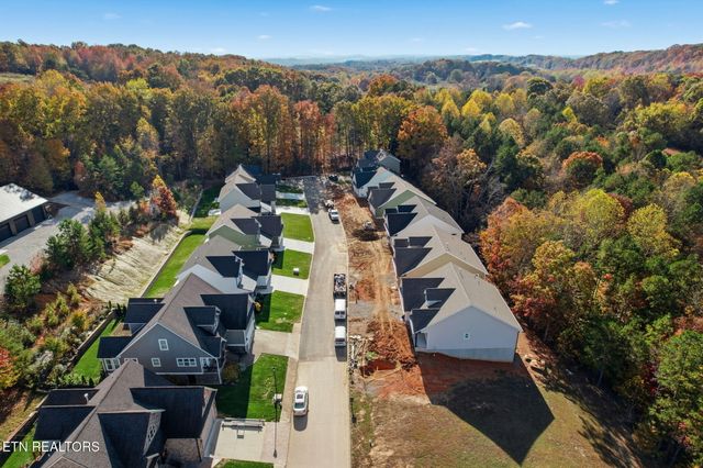 1736 Green Meadows Lane, Lenoir City, TN 37771