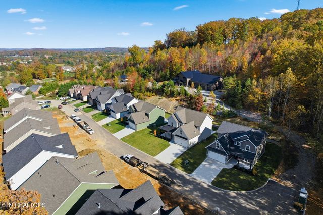 1736 Green Meadows Lane, Lenoir City, TN 37771