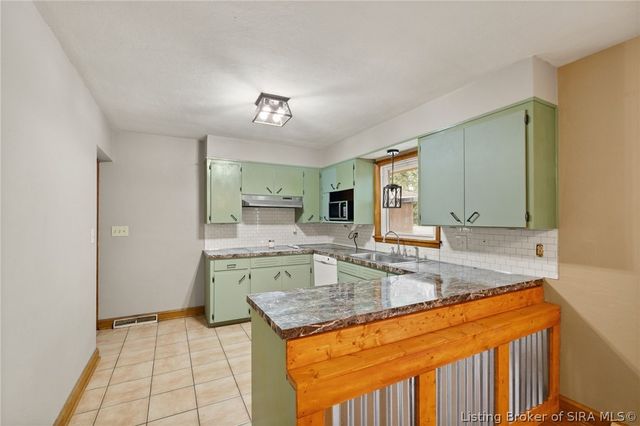 614 Lynn Road, New Albany, IN 47150