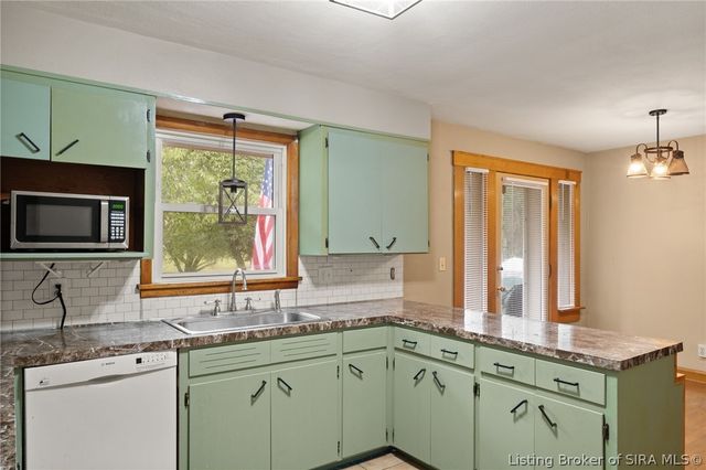 614 Lynn Road, New Albany, IN 47150