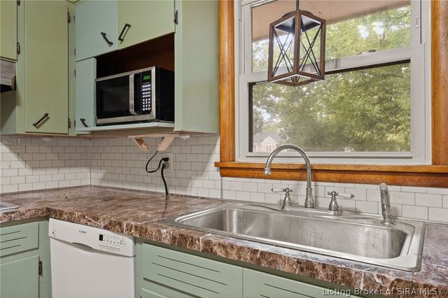 614 Lynn Road, New Albany, IN 47150
