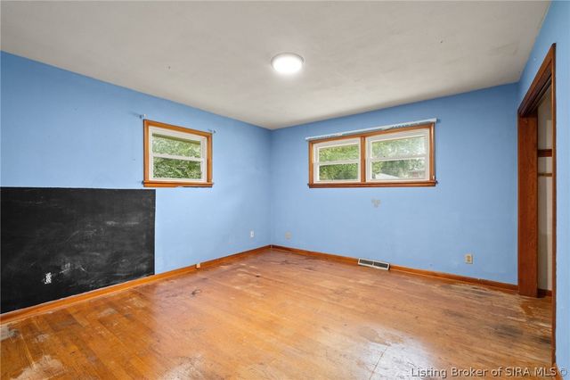 614 Lynn Road, New Albany, IN 47150