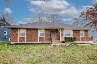 3608 NW Blue Jacket Drive, Lee's Summit, MO 64064