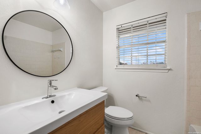 205 rolling oaks, San Antonio, TX 78253