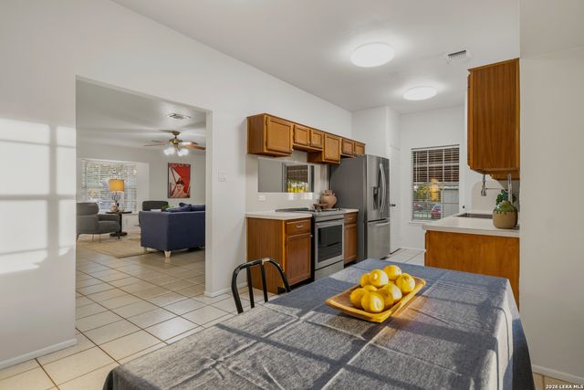 205 rolling oaks, San Antonio, TX 78253