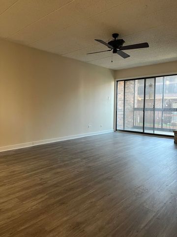 5515 Cromwell Lane M2, Oak Forest, IL 60452