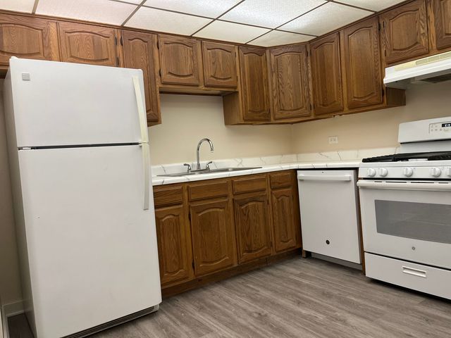 5515 Cromwell Lane M2, Oak Forest, IL 60452