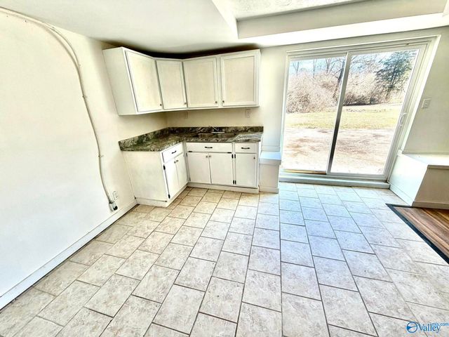 672 County Road 369, Crossville, AL 35962