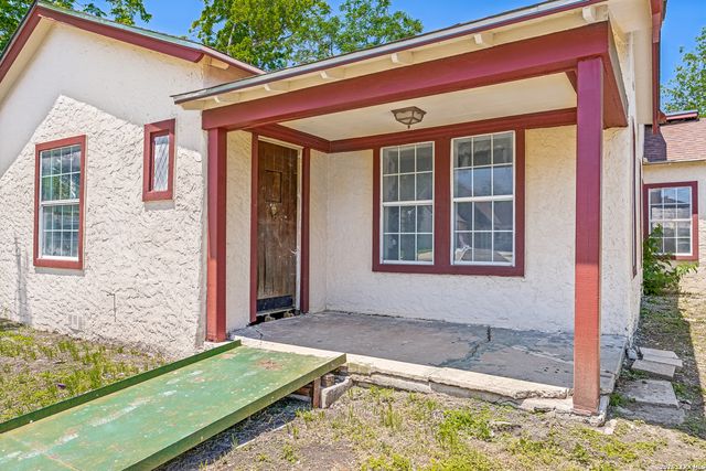 1815 W MAGNOLIA AVE, San Antonio, TX 78201