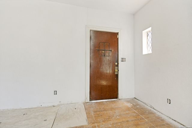 1815 W MAGNOLIA AVE, San Antonio, TX 78201