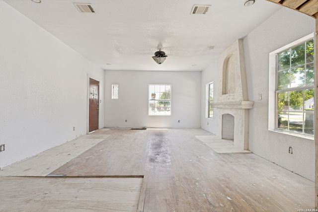 1815 W MAGNOLIA AVE, San Antonio, TX 78201