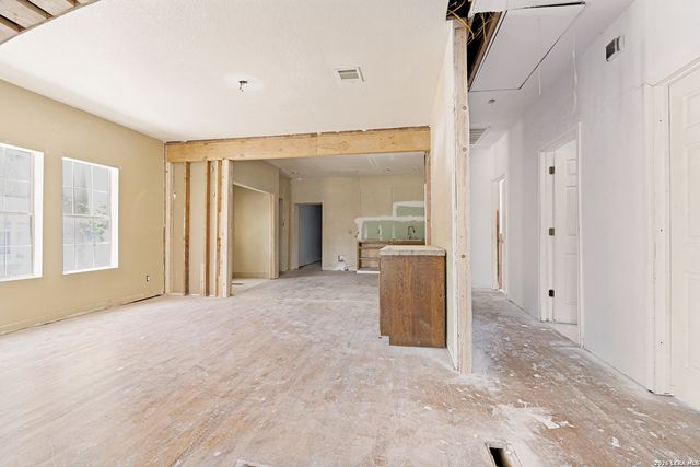 1815 W MAGNOLIA AVE, San Antonio, TX 78201