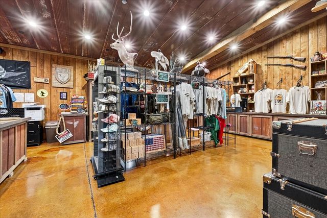 3975 Jarman Hollow Rd, Palmyra, TN 37142