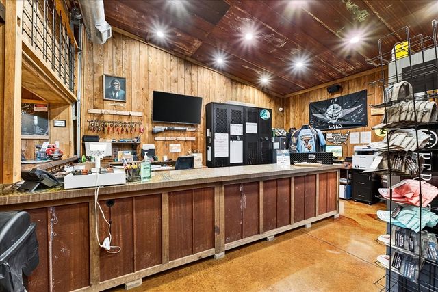 3975 Jarman Hollow Rd, Palmyra, TN 37142