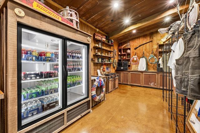 3975 Jarman Hollow Rd, Palmyra, TN 37142