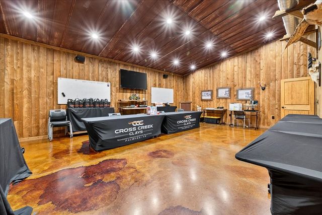 3975 Jarman Hollow Rd, Palmyra, TN 37142