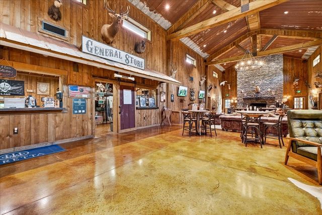 3975 Jarman Hollow Rd, Palmyra, TN 37142