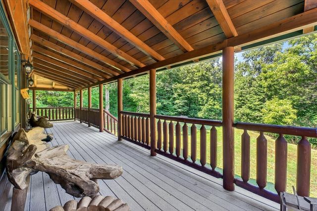 3975 Jarman Hollow Rd, Palmyra, TN 37142