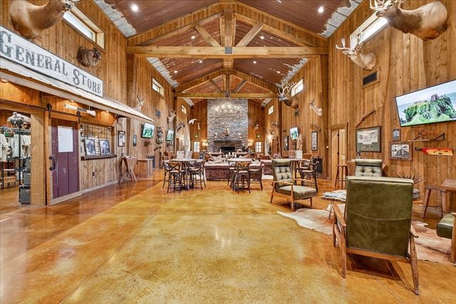 3975 Jarman Hollow Rd, Palmyra, TN 37142