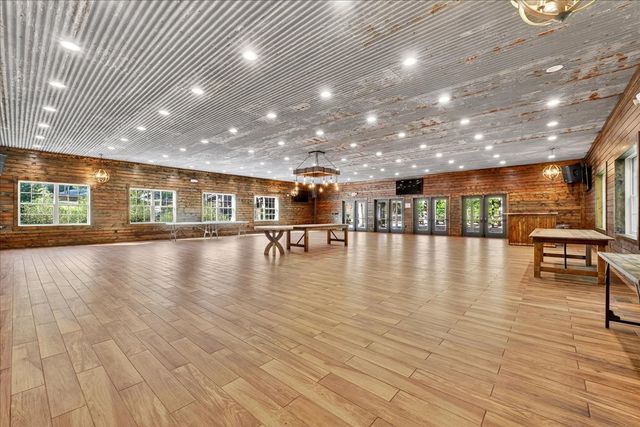 3975 Jarman Hollow Rd, Palmyra, TN 37142