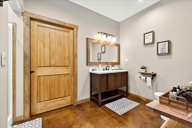 3975 Jarman Hollow Rd, Palmyra, TN 37142