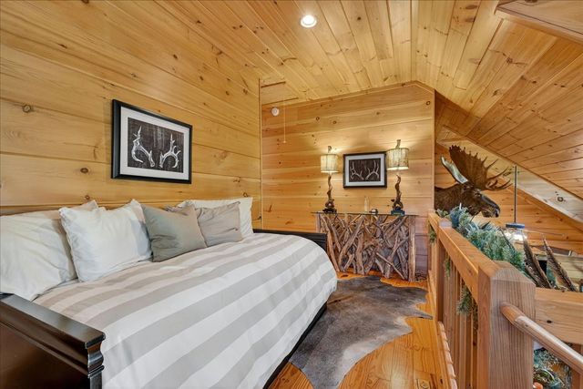 3975 Jarman Hollow Rd, Palmyra, TN 37142