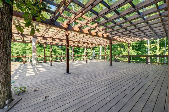 3975 Jarman Hollow Rd, Palmyra, TN 37142