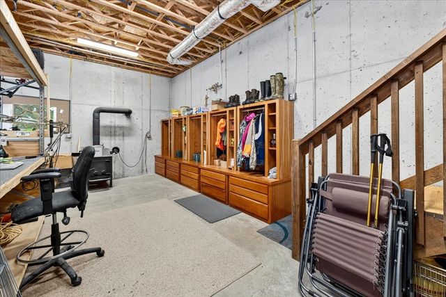 3975 Jarman Hollow Rd, Palmyra, TN 37142