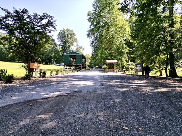 3975 Jarman Hollow Rd, Palmyra, TN 37142