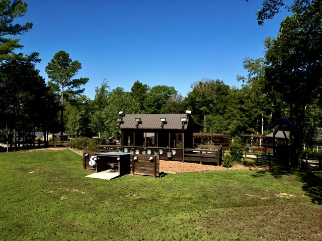 3975 Jarman Hollow Rd, Palmyra, TN 37142