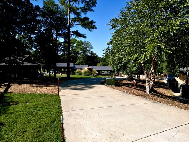 3975 Jarman Hollow Rd, Palmyra, TN 37142