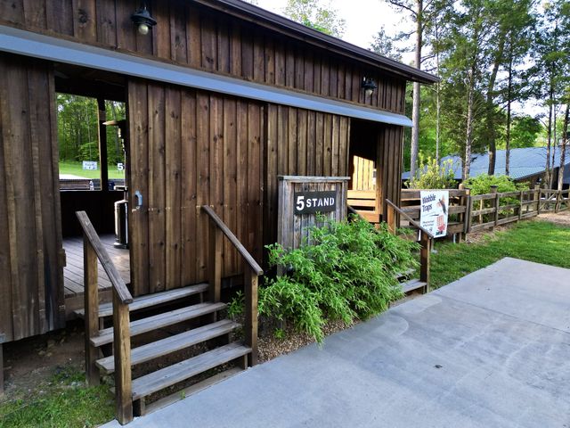 3975 Jarman Hollow Rd, Palmyra, TN 37142