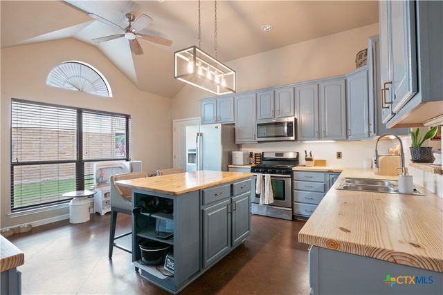 2004 Deer Field Way, Harker Heights, TX 76548