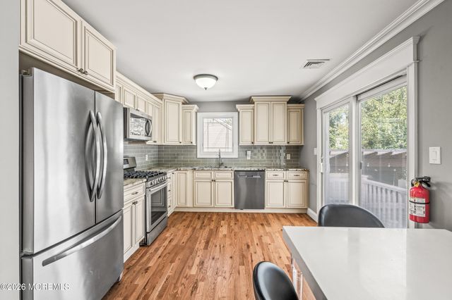 27 Branch Road, Oakhurst, NJ 07755