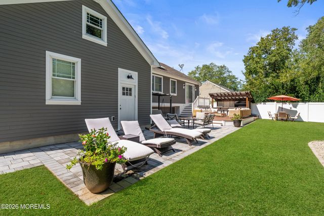 27 Branch Road, Oakhurst, NJ 07755