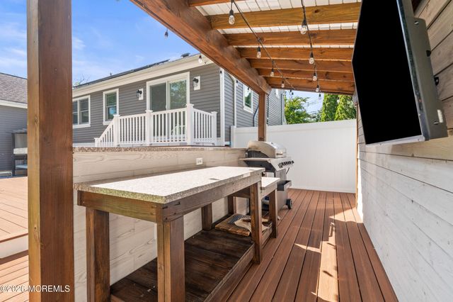 27 Branch Road, Oakhurst, NJ 07755