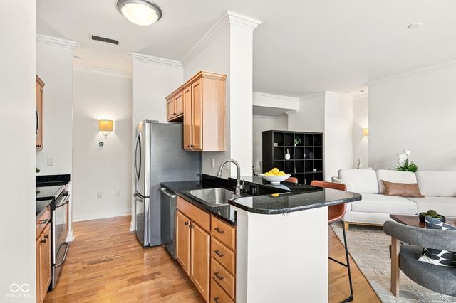 450 E Ohio Street 114, Indianapolis, IN 46204