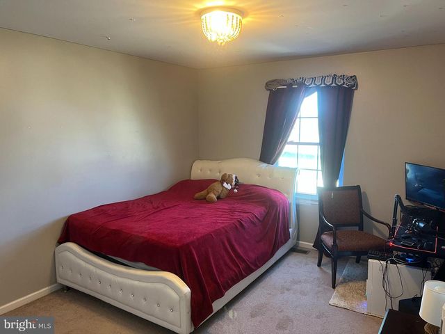 121 NANTUCKET DR, Reading, PA 19605