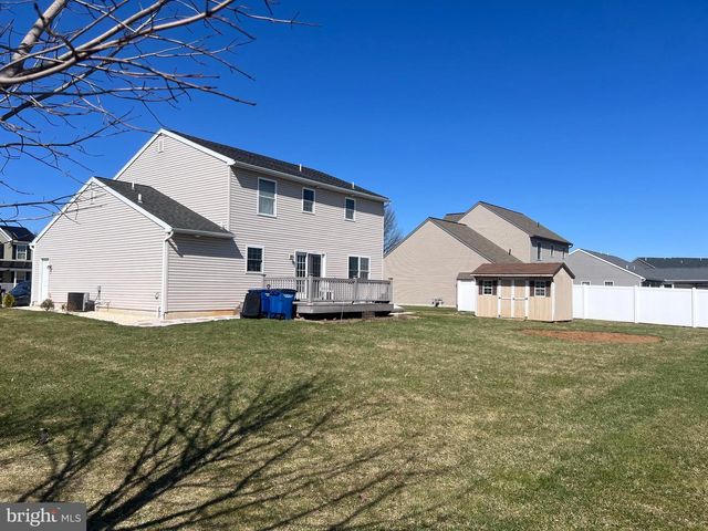 121 NANTUCKET DR, Reading, PA 19605