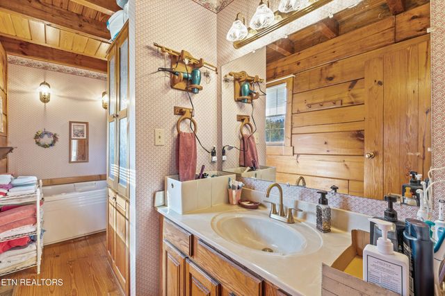 1130 Thompson Bridge Rd, Maryville, TN 37801