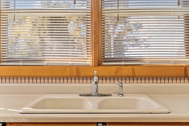 1130 Thompson Bridge Rd, Maryville, TN 37801