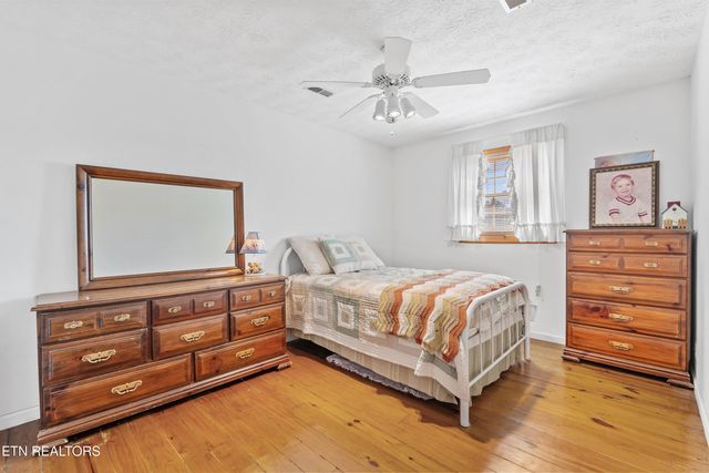 1130 Thompson Bridge Rd, Maryville, TN 37801