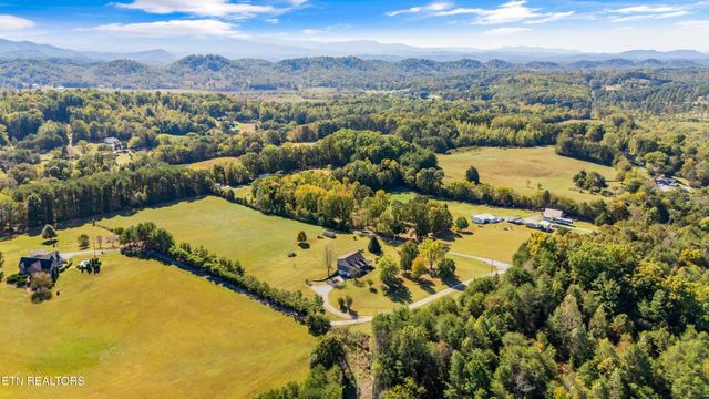 1130 Thompson Bridge Rd, Maryville, TN 37801