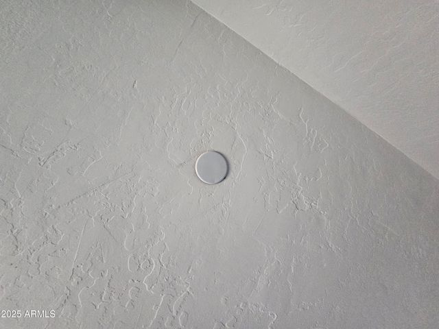 6013 W CLAREMONT Street, Glendale, AZ 85301