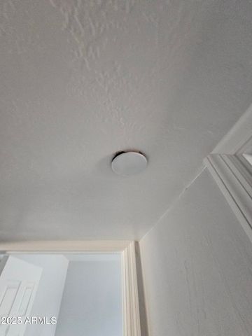 6013 W CLAREMONT Street, Glendale, AZ 85301