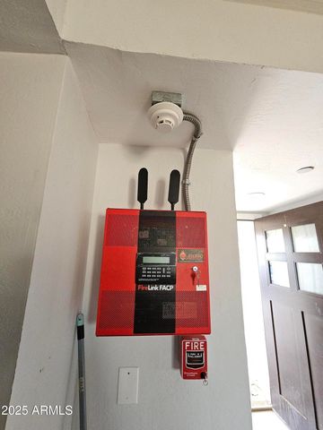 6013 W CLAREMONT Street, Glendale, AZ 85301