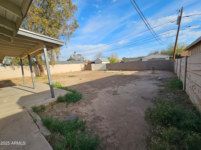 6013 W CLAREMONT Street, Glendale, AZ 85301