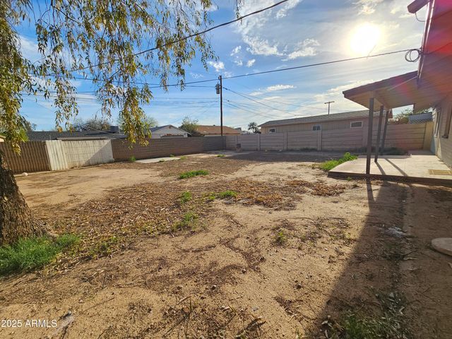 6013 W CLAREMONT Street, Glendale, AZ 85301