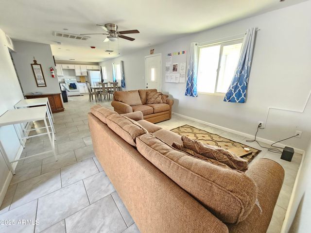 6013 W CLAREMONT Street, Glendale, AZ 85301